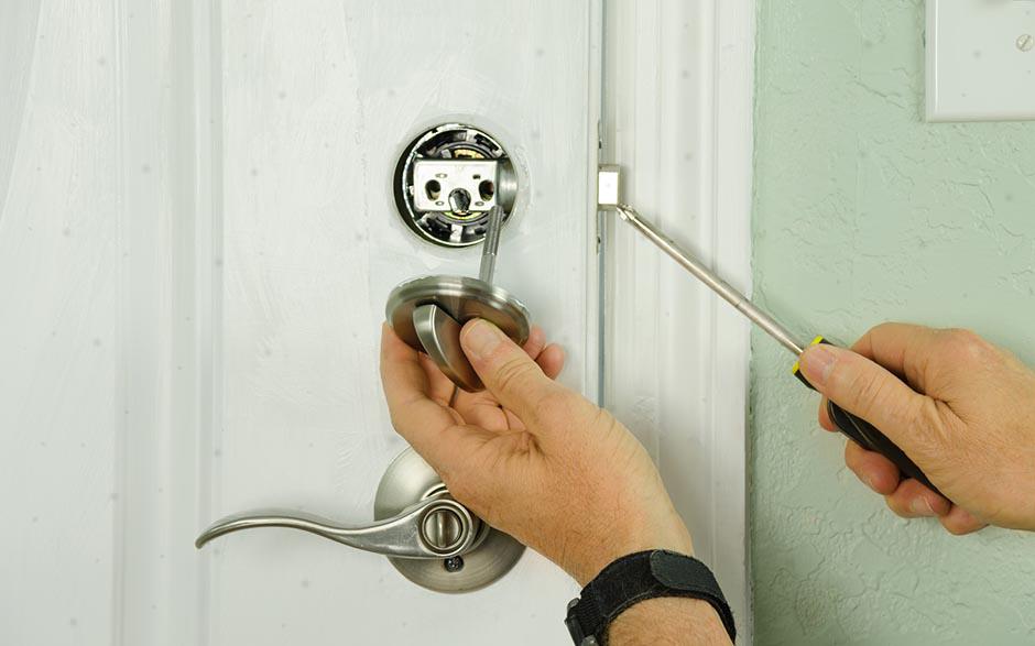 réparation serrure porte Trets